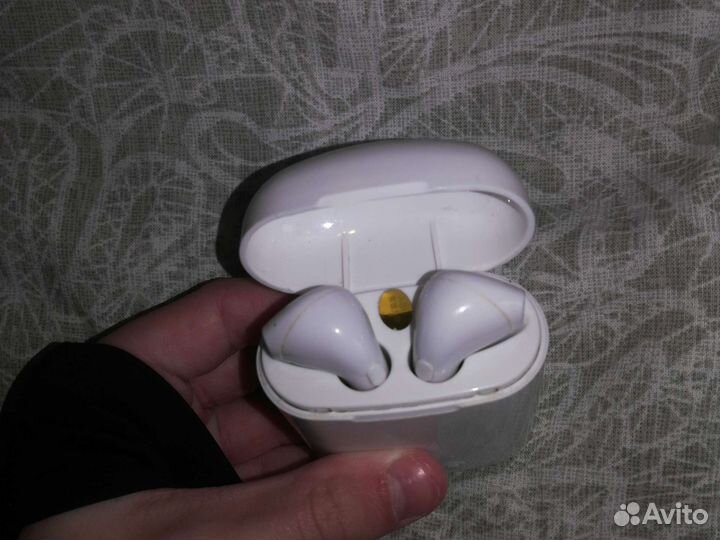 Ненастоящие аирподсы на запчасти