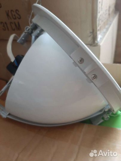 Потолочный светильник