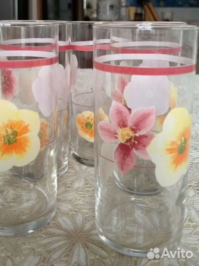Стаканы разные