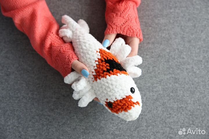 Вязаные игрушки ручной работы рыба Карп