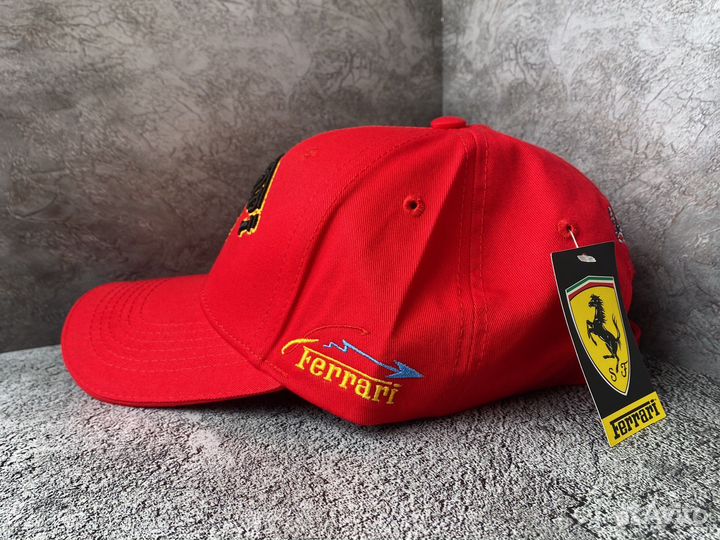 Бейсболка Ferrari Formula 1 унисекс красная