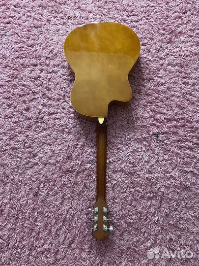 Акустическая гитара