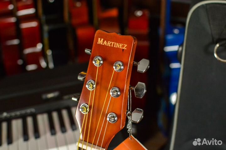 Акустическая гитара Martinez + Аксессуары