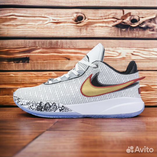 Кроссовки баскетбольные Nike LeBron 20