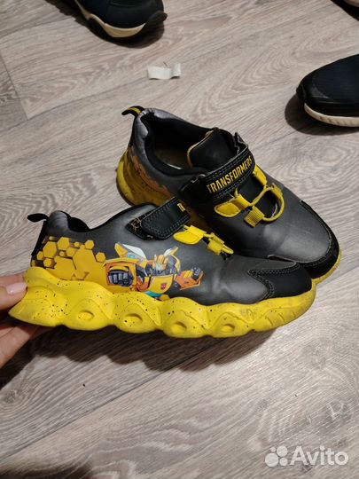 Кроссовки детские