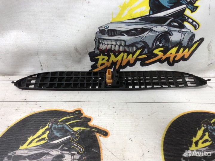 Вентеляционная решетка передняя Audi A4 B5 APS