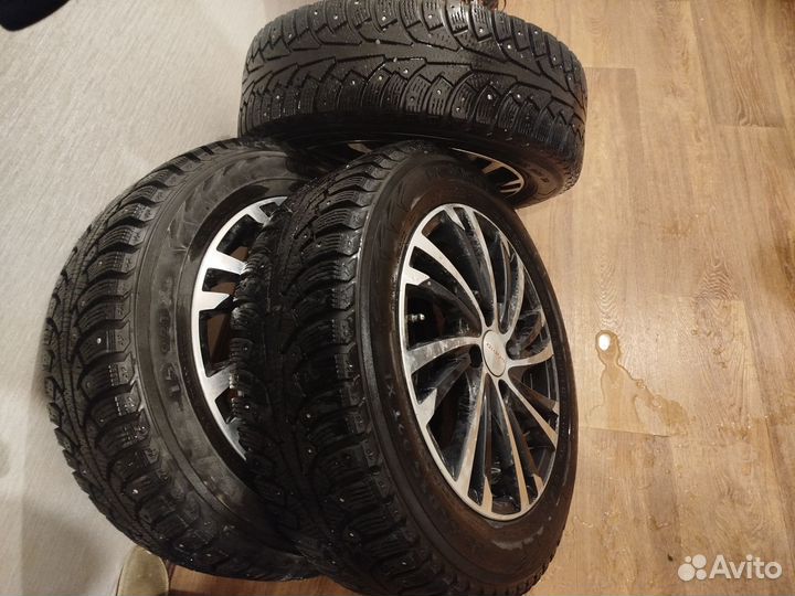 Nokian 185/65 R15(шины, колеса и литые диски) 4шт