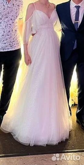 Свадебное платье со шлейфом 44 46
