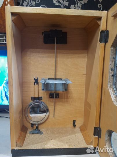 Часы настенные с боем янтарь