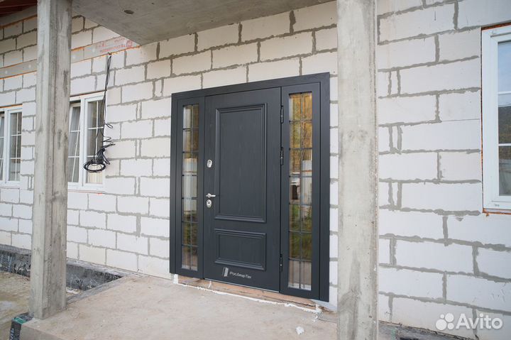 Дверь входная для частного дома
