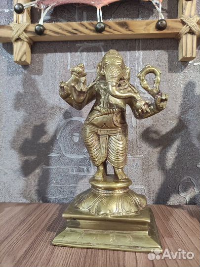 Бронзовая статуэтка