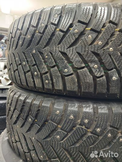 Toyo Observe Ice-Freezer 215/55 R17