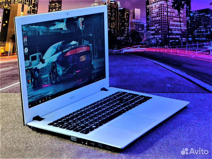 Белоснежный ноутбук Acer E5-532