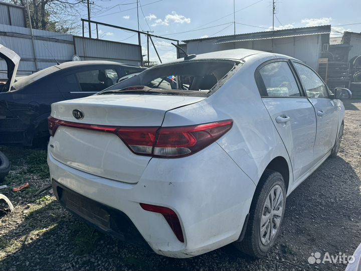 В разборке кио рио 4