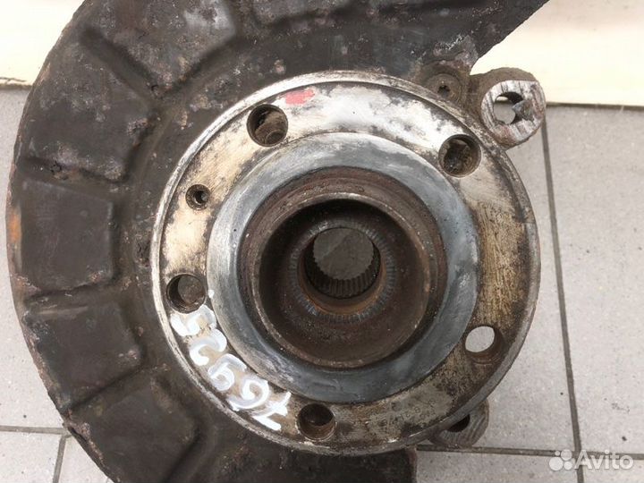 Кулак поворотный передний правый Volkswagen Tiguan