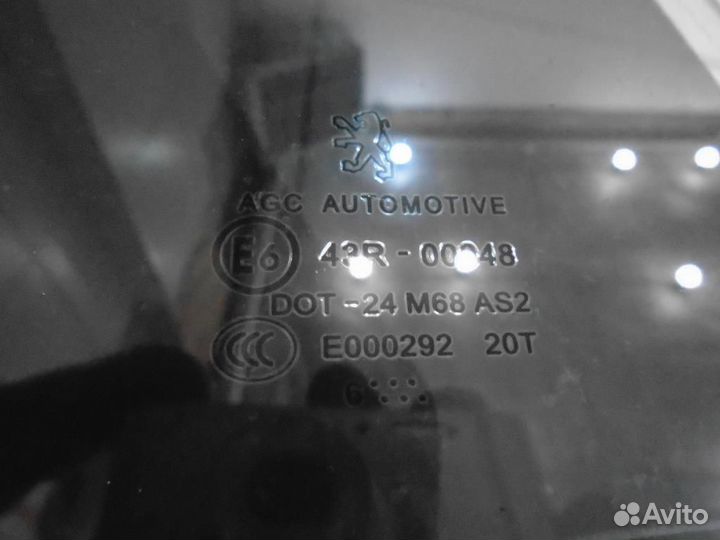 Стекло двери задней правой Peugeot 307 2001-2008