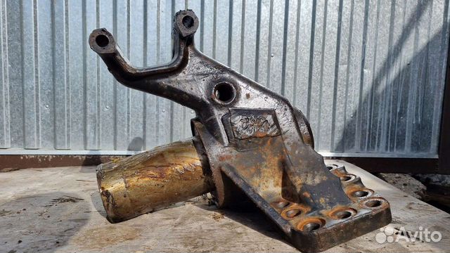 Кронштейн оси балансиров Ивеко Треккер