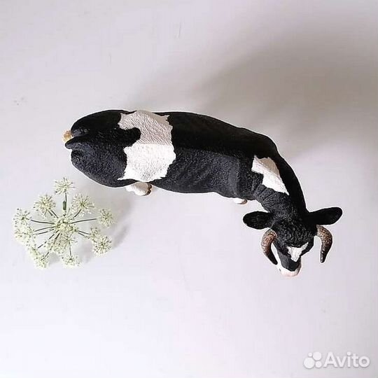 Schleich Бык Голштейн, корова с телятами