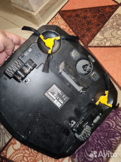 Робот пылесос redmond