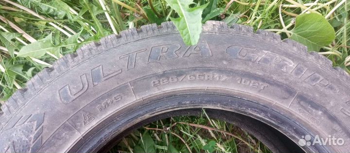 Goodyear UltraGrip 500 225/65 R17