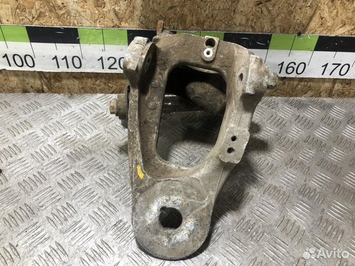 Кулак задний правый Bmw X5 e70 2007-2013