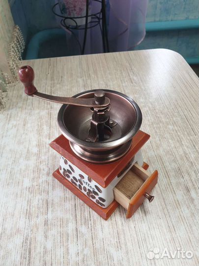 Кофемолка механическая