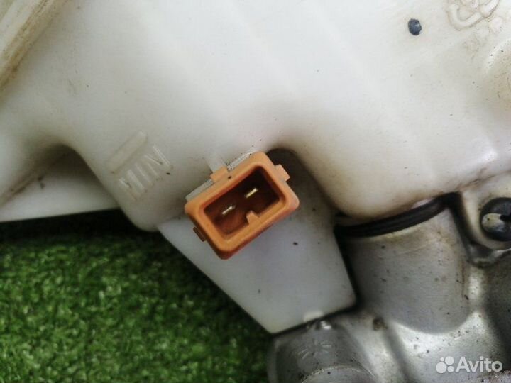 Главный тормозной цилиндр Kia Ceed JD G4FG 2014