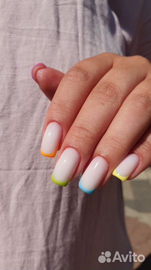 Маникюр, наращивание ногтей, педикюр