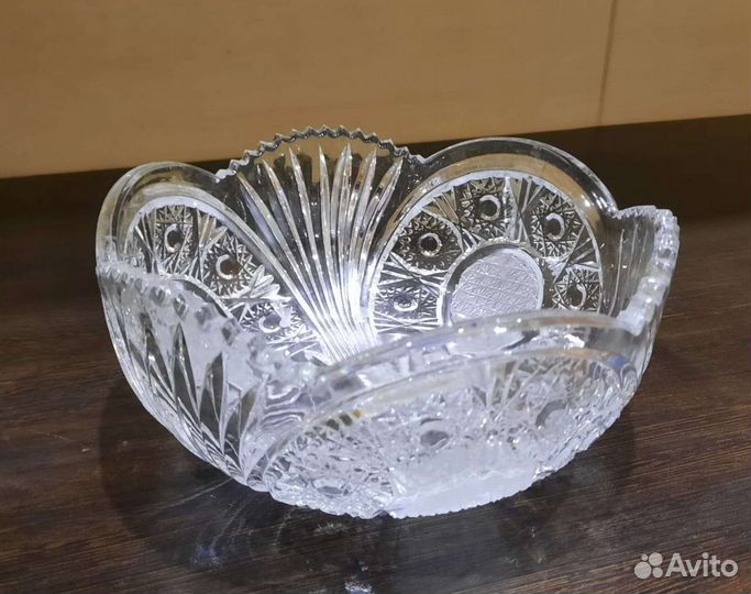 Хрустальная ваза