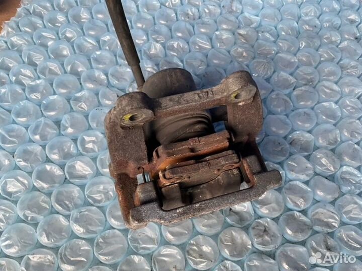 Суппорт задний правый Dodge Charger LD ERB / 3.6L