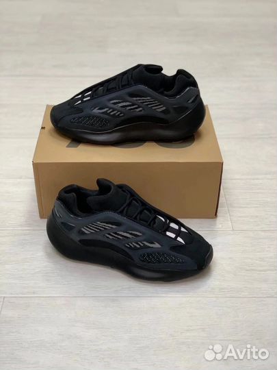 Кроссовки adidas yeezy boost 700 мужские