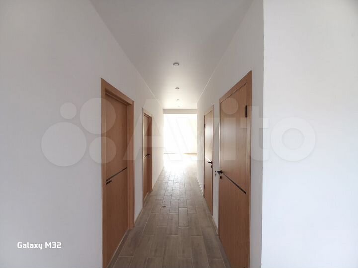 Дом 180 м² на участке 8 сот.