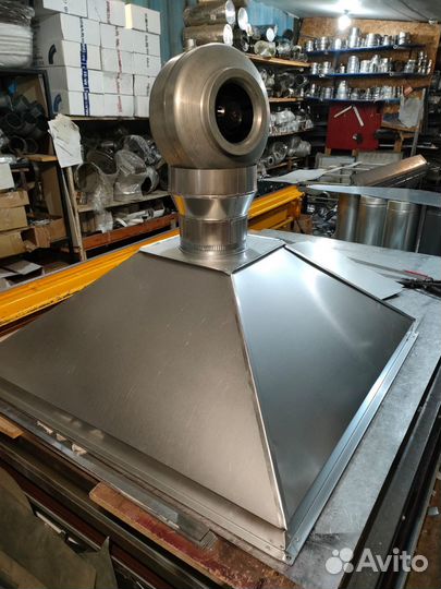 Зонт вытяжной вентилятором 650 м3