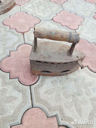 Утюг чугунный старинный угольный