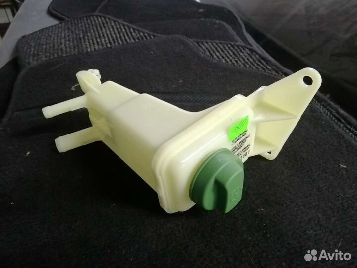 Бачок гур Ауди А4 Б5, Б7, А6 С5, С6, Passat B5