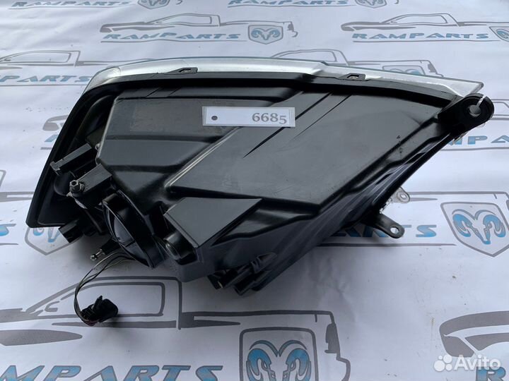 Фара передняя левая