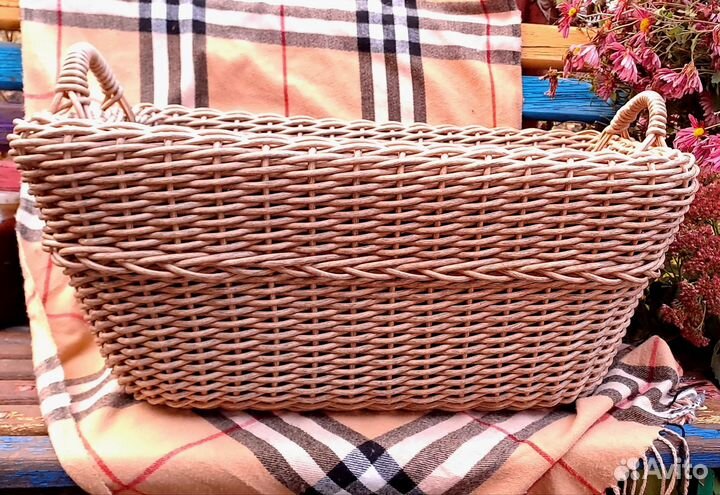 Дровница из ротанга