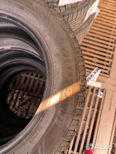 Laufenn I Fit IZ LW 51 215/60 R17 96T