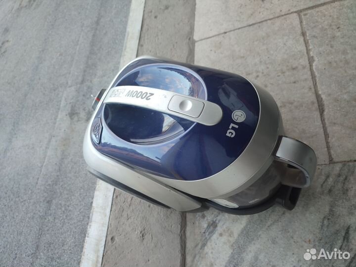 Пылесос LG 2000w на запчасти или ремонт