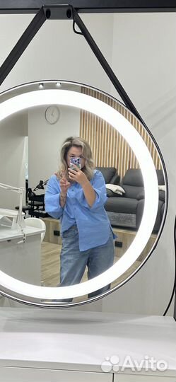 Администратор в студию маникюра