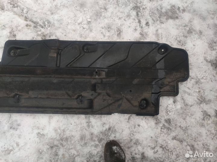 Защита днища правая Mercedes-Benz C-Класс