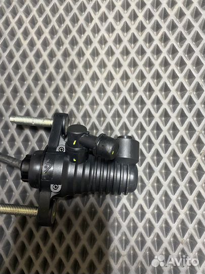 Цилиндр сцепления главный 314200K013