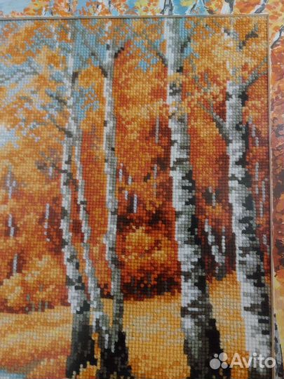 Крестиком вышитая картина