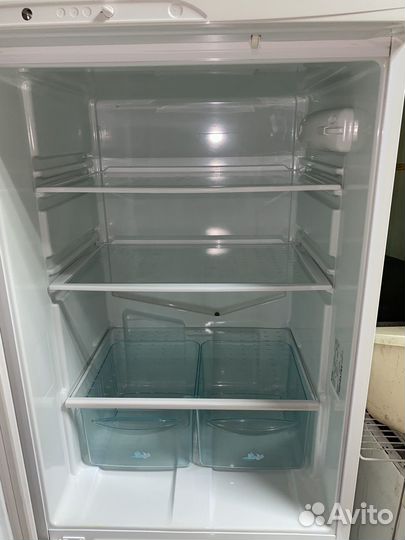 Холодильник Stinol