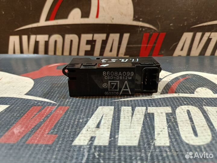 Кнопка стеклоподъемника Mitsubishi Lancer 9