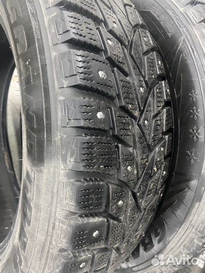 Dunlop Grandtrek Ice 02 215/60 R17