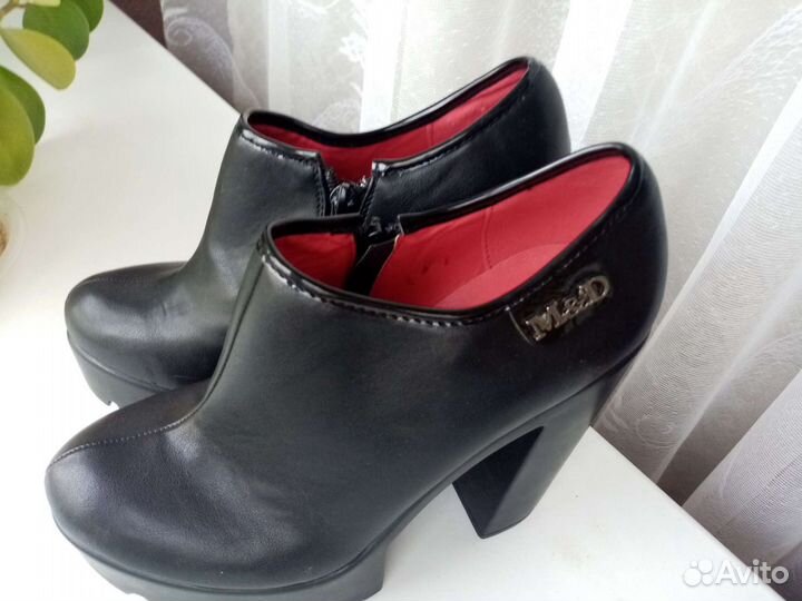 Туфли осенние женские 39 размер черные