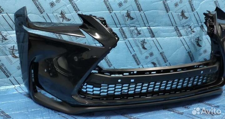 Бампер Лексус NX с юбкой и решеткой черный 14-17