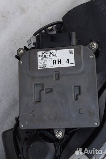 Фара правая Toyota RAV4 5 (XA50) 2020