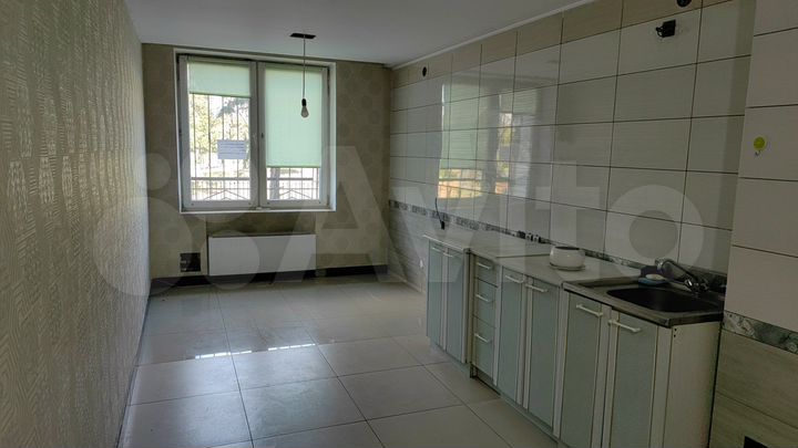 2-к. квартира, 72,3 м², 1/12 эт.